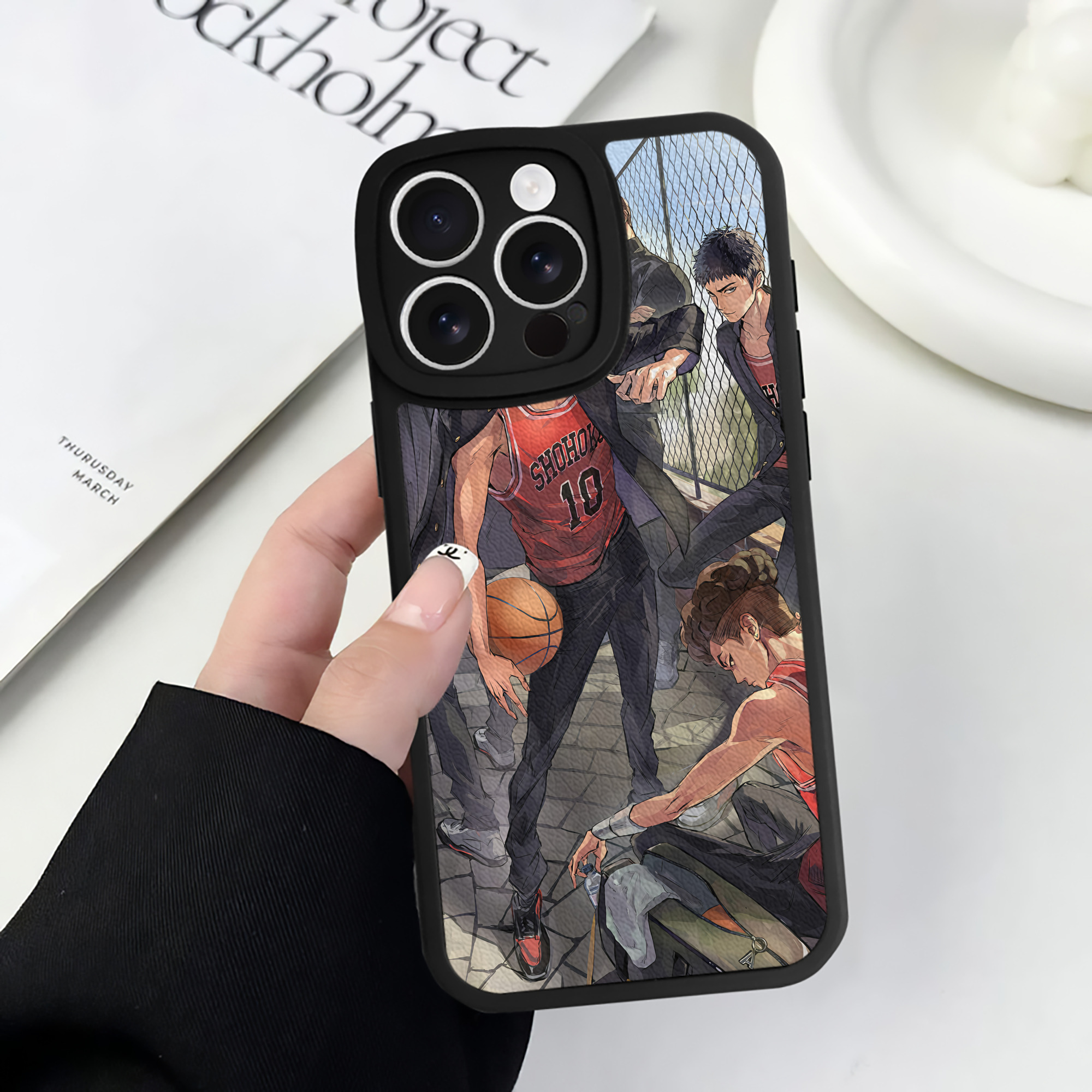 （画像用） SLAM DUNK／スラムダンク 【iPhone 16シリーズ対応】シリコンスマホケース（レザー調） 材質：シリコン